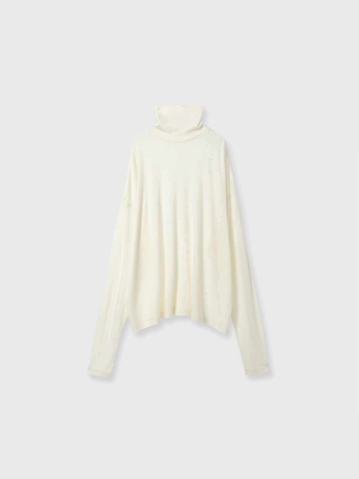 FINE WOOL OVER HIGH NECK TOPS