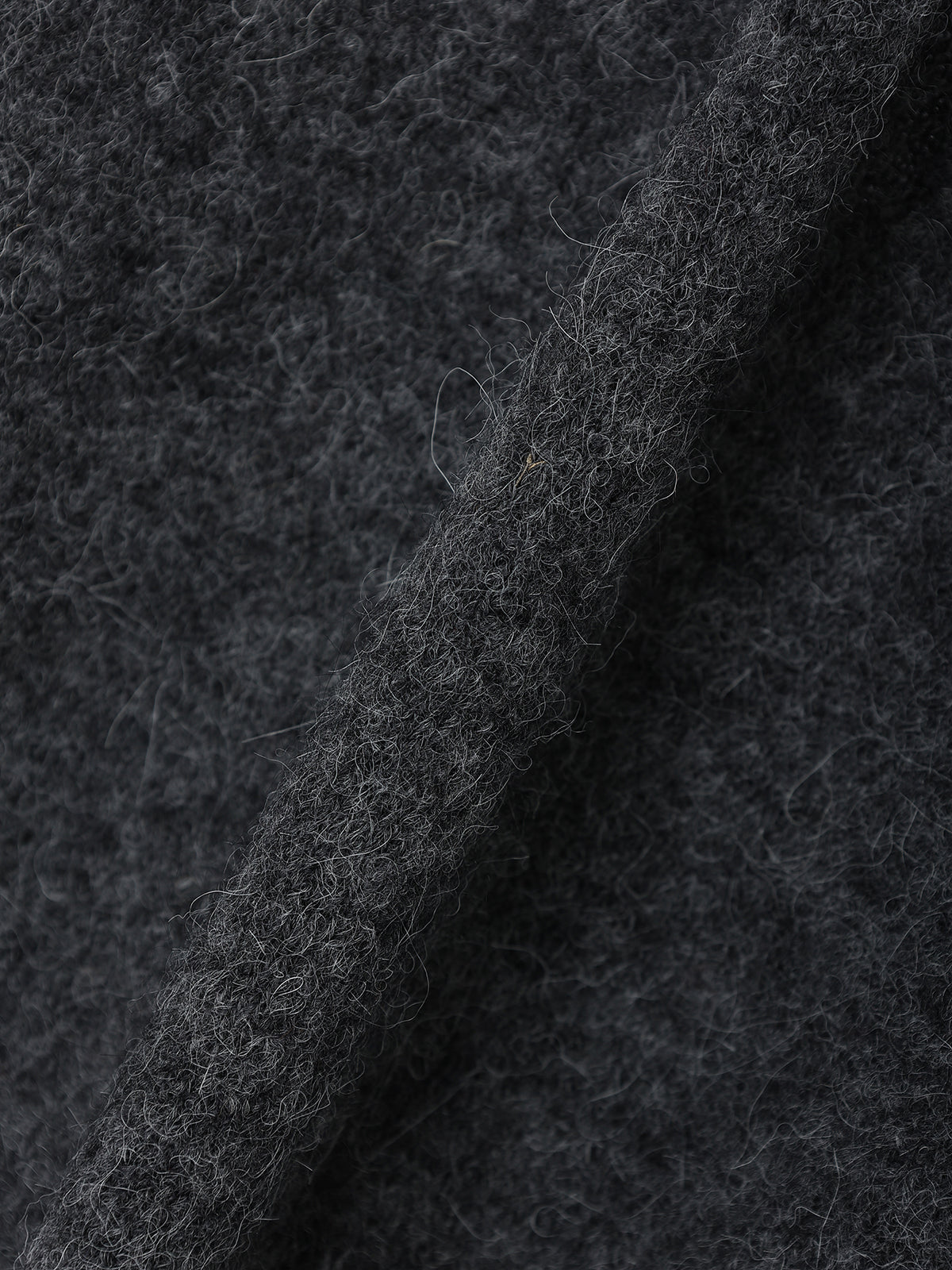 DEEP VN MOHAIR KNIT