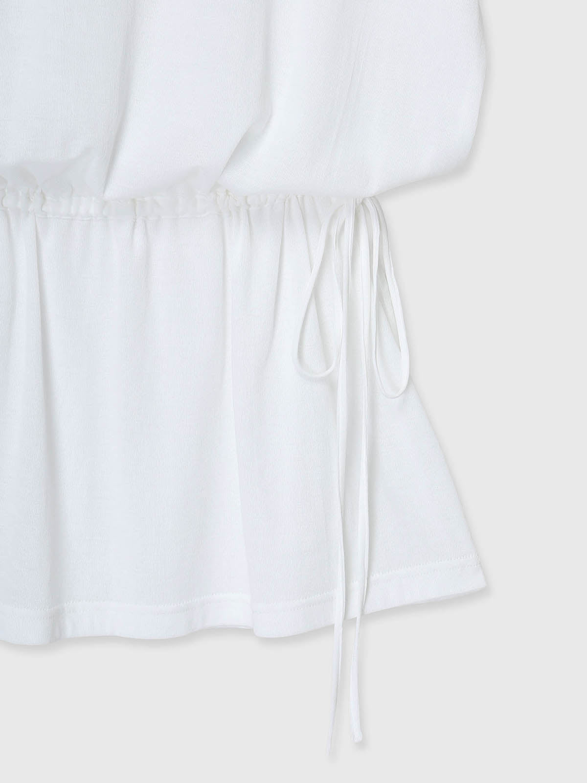 BROWSING CUT TOPS
