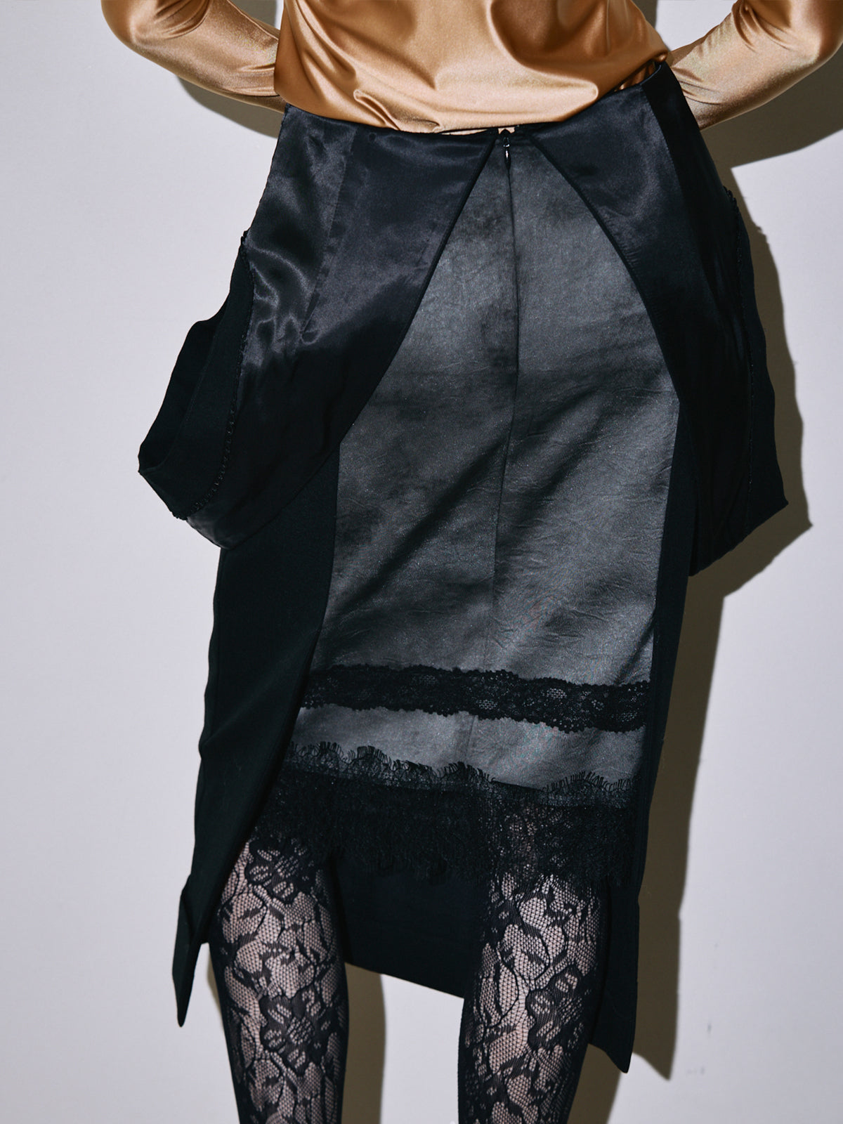 Deformation lace skirt