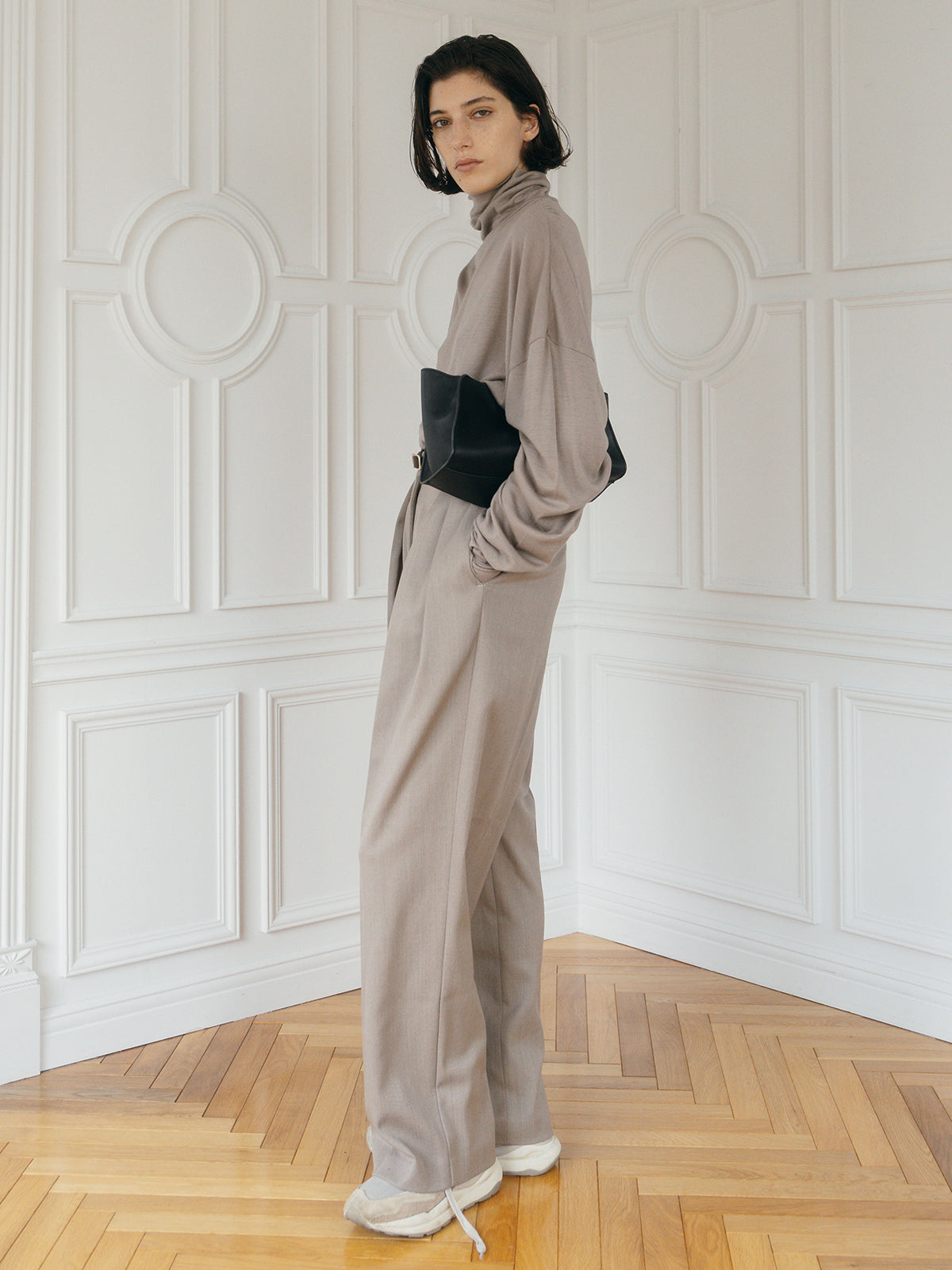 FINE WOOL OVER HIGH NECK TOPS