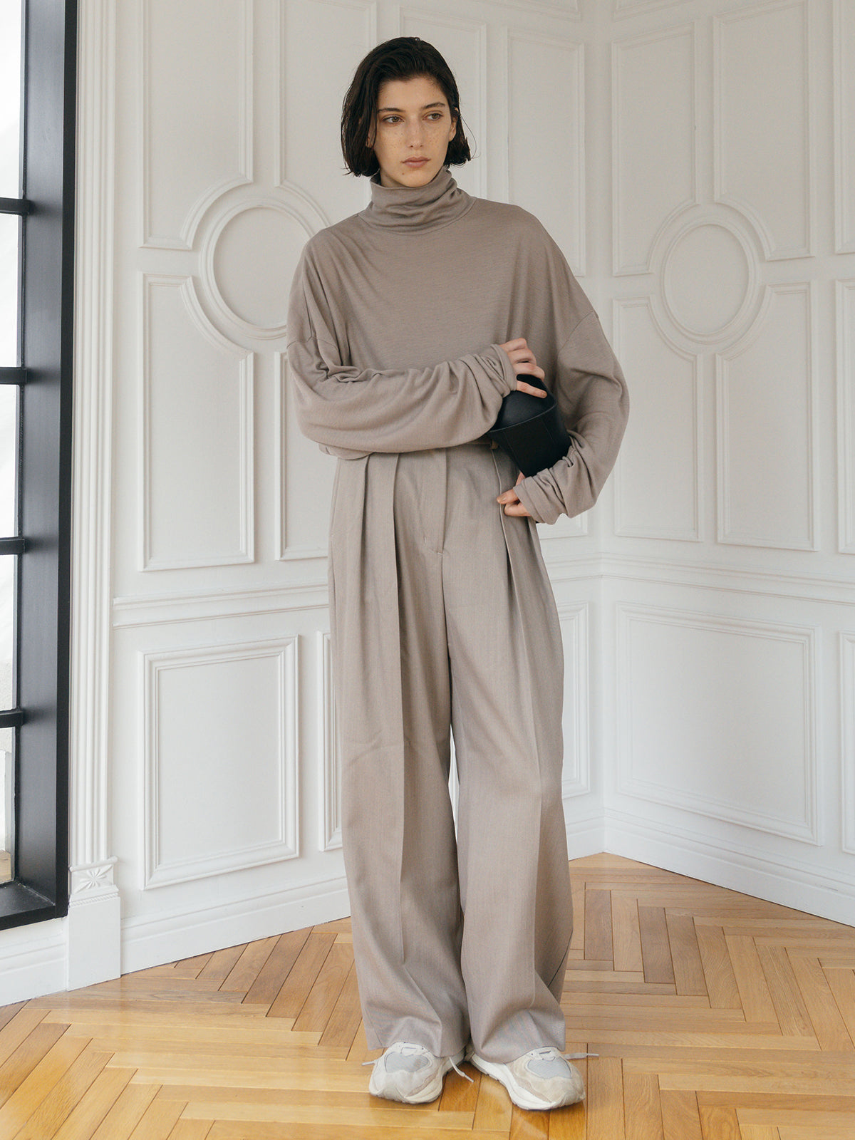 FINE WOOL OVER HIGH NECK TOPS