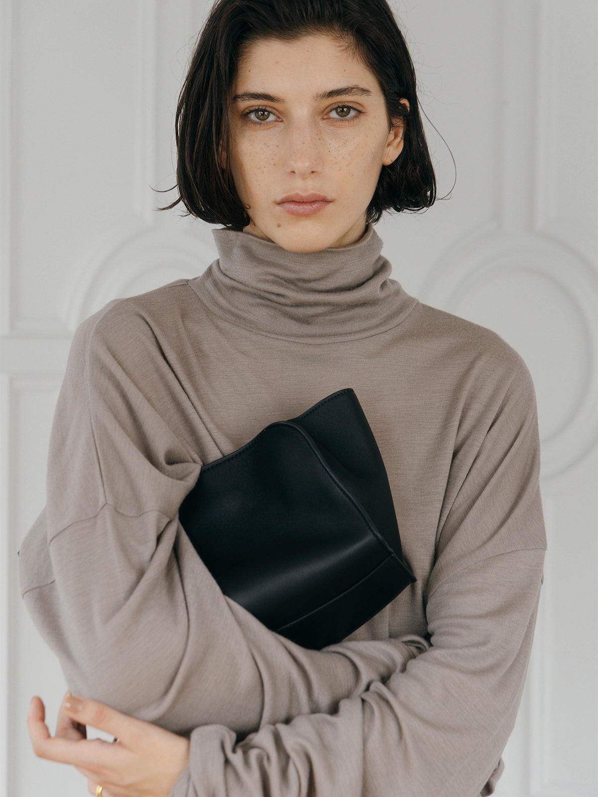 FINE WOOL OVER HIGH NECK TOPS