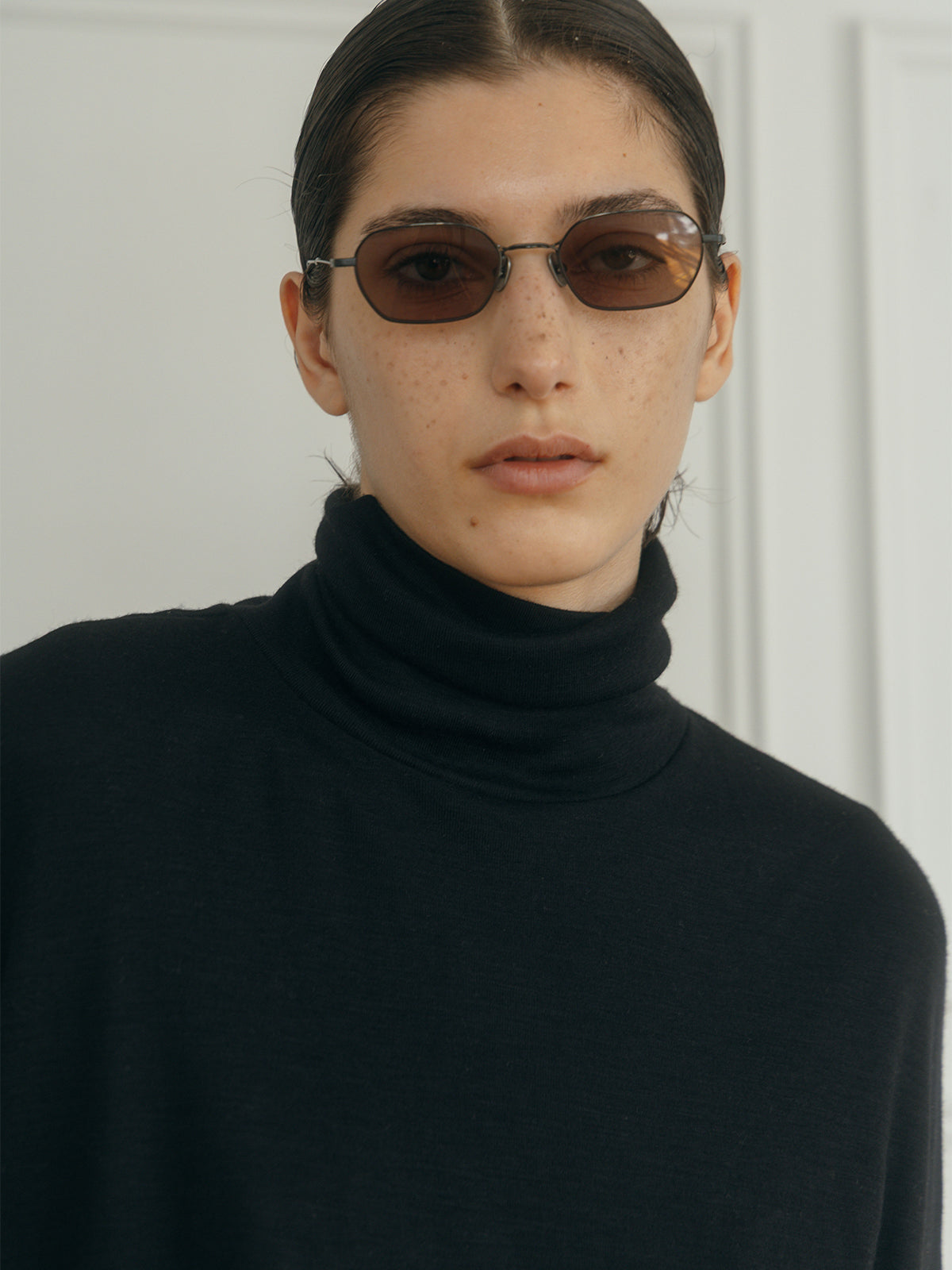 FINE WOOL OVER HIGH NECK TOPS