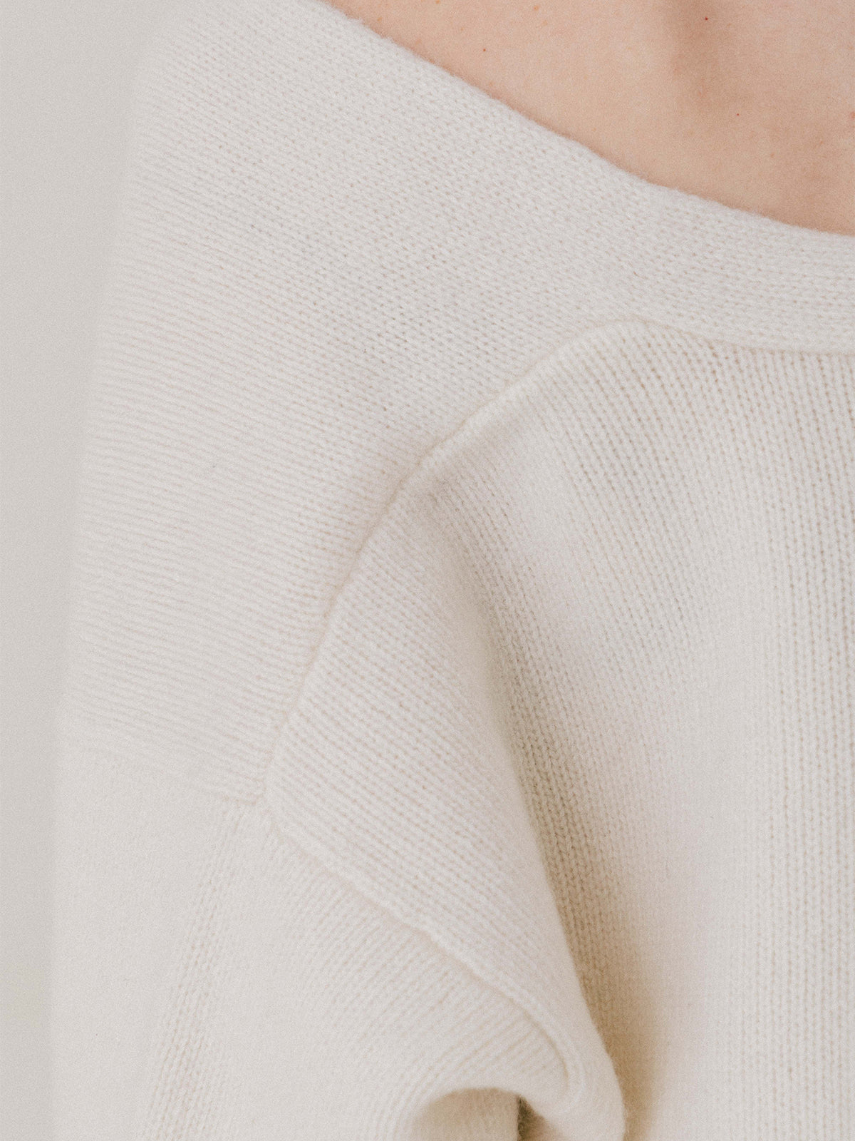 HAMILTON V NECK KNIT
