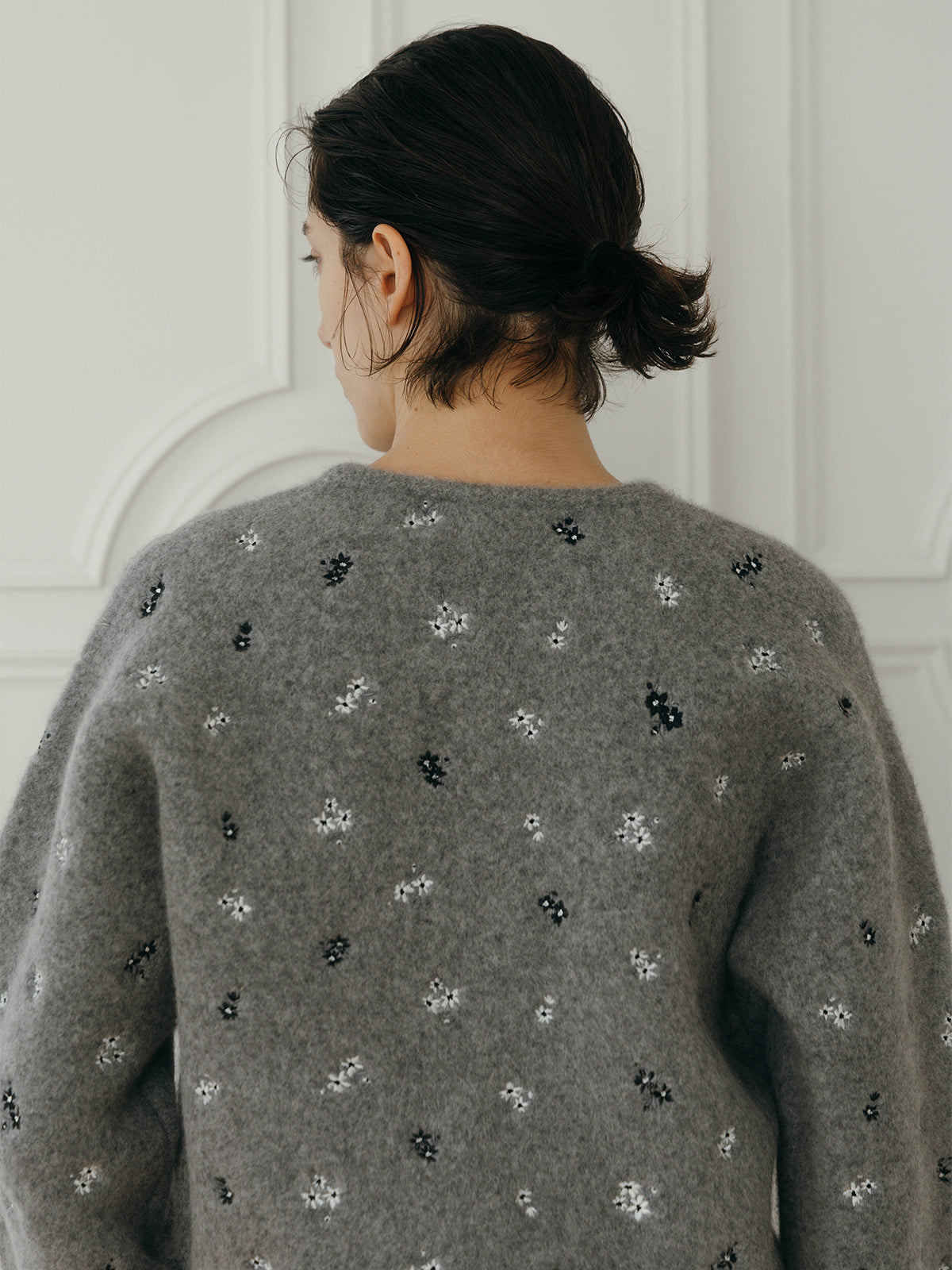 FLOWER EMBROIDERY KNIT JACKET