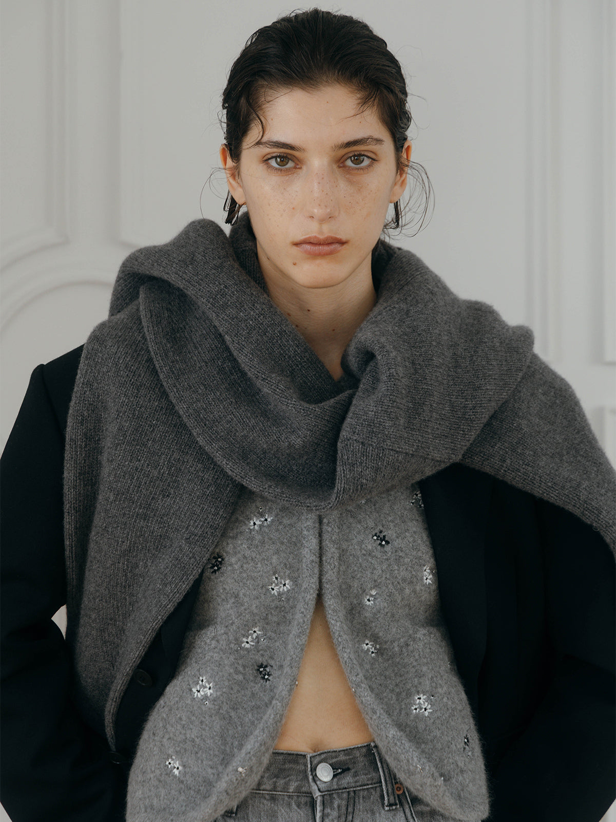 FLOWER EMBROIDERY KNIT JACKET