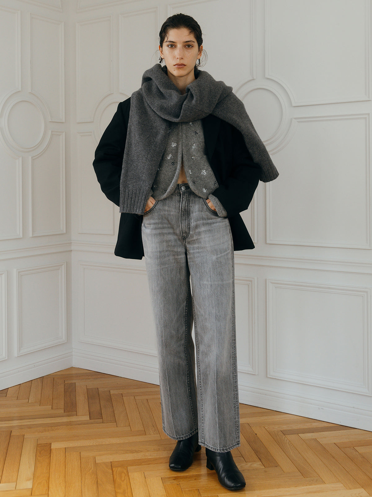 FLOWER EMBROIDERY KNIT JACKET