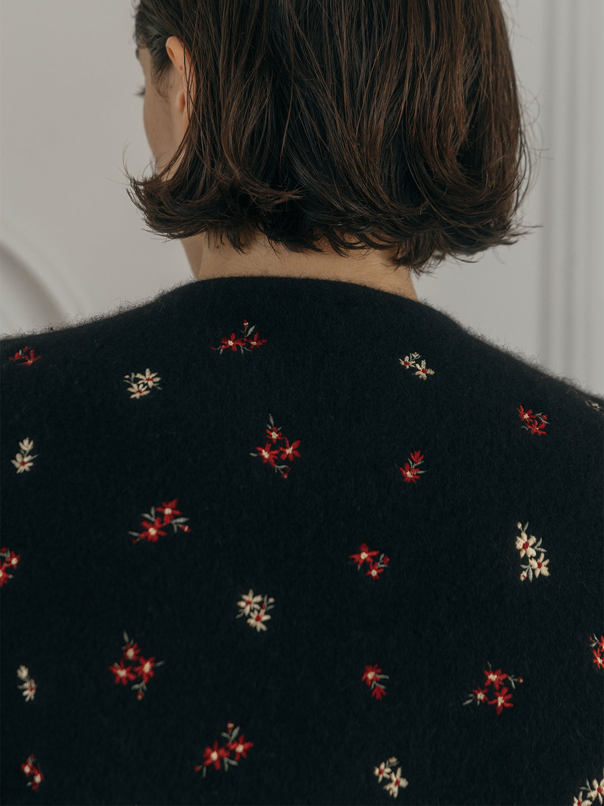 FLOWER EMBROIDERY KNIT JACKET