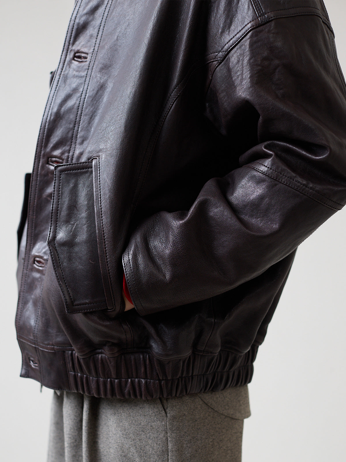 BOMBER JACKET IN LEATHER