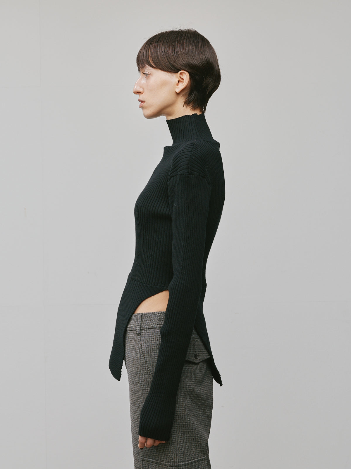 RIB ASYMMETRY KNIT