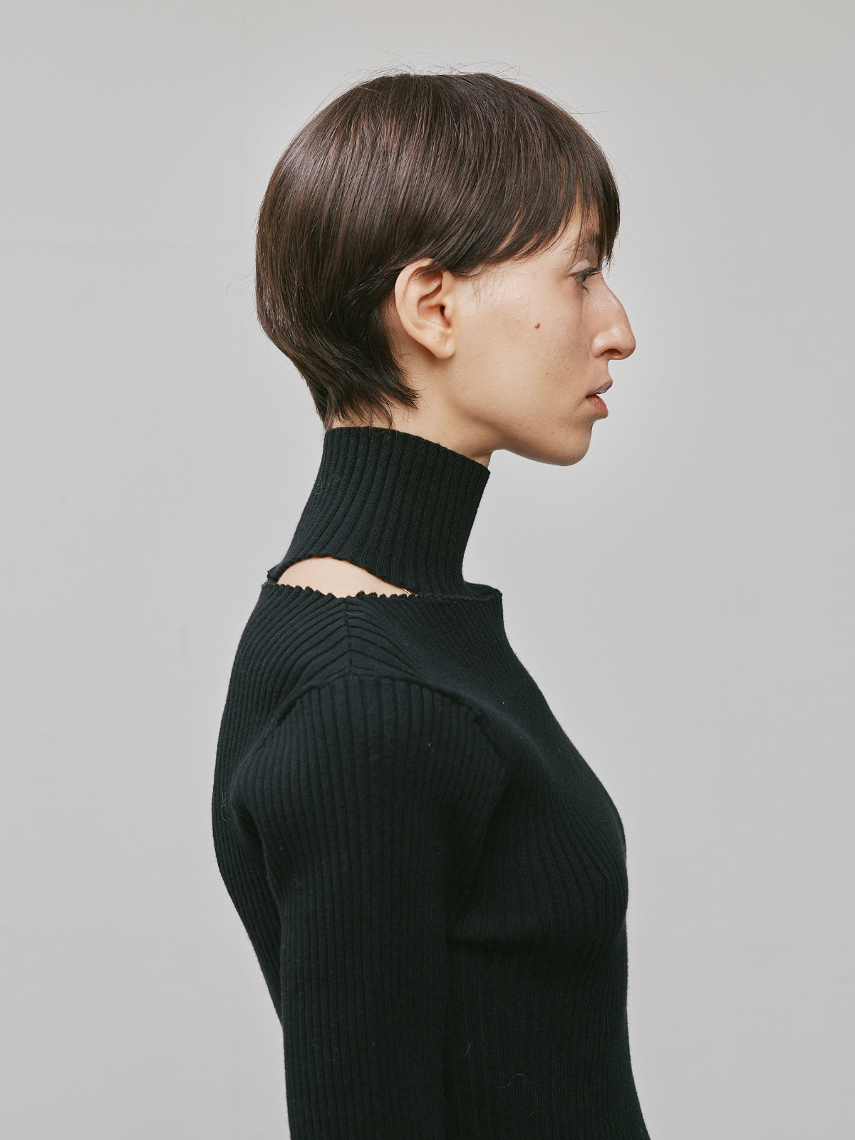 RIB ASYMMETRY KNIT