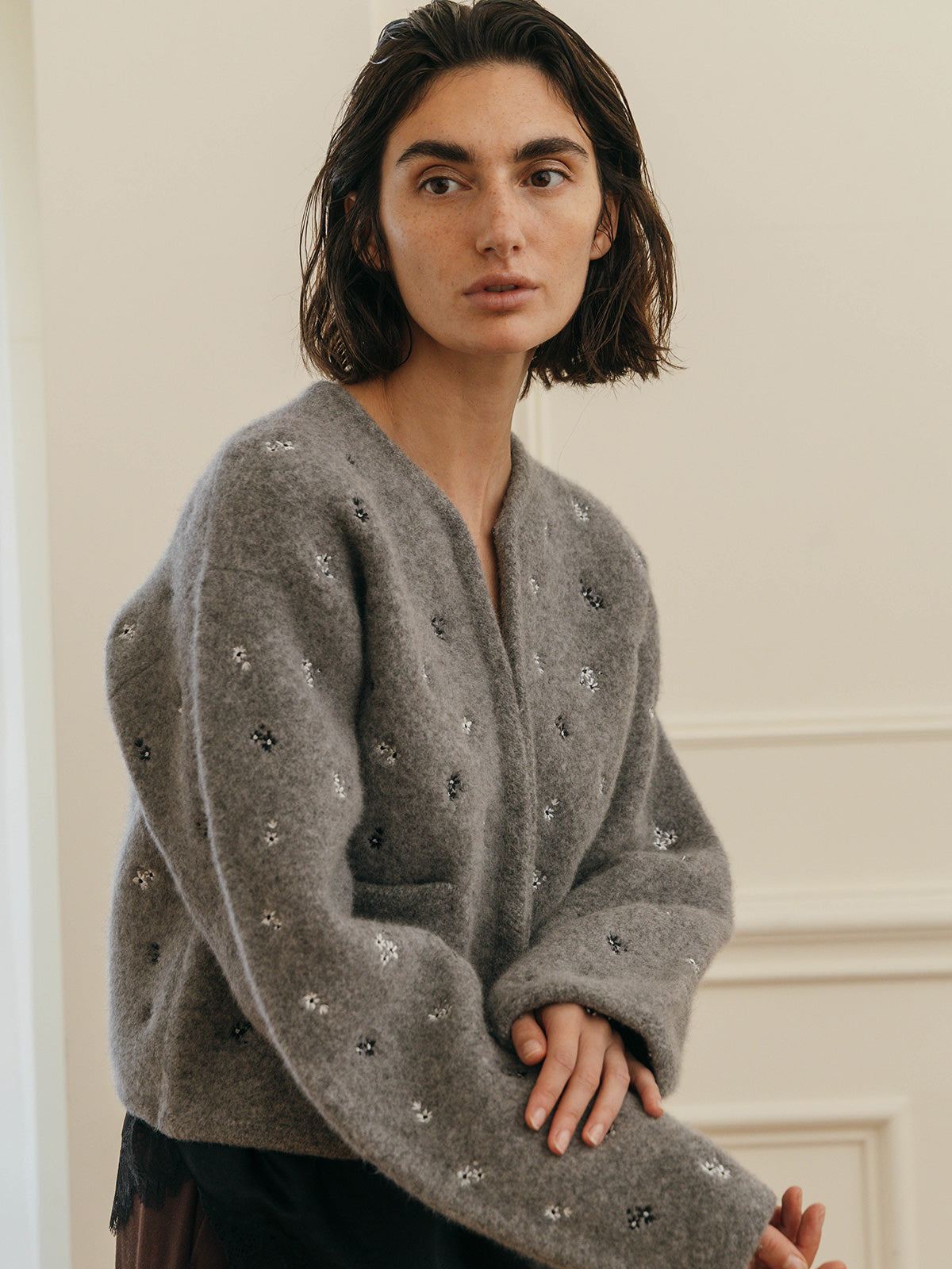 FLOWER EMBROIDERY KNIT JACKET