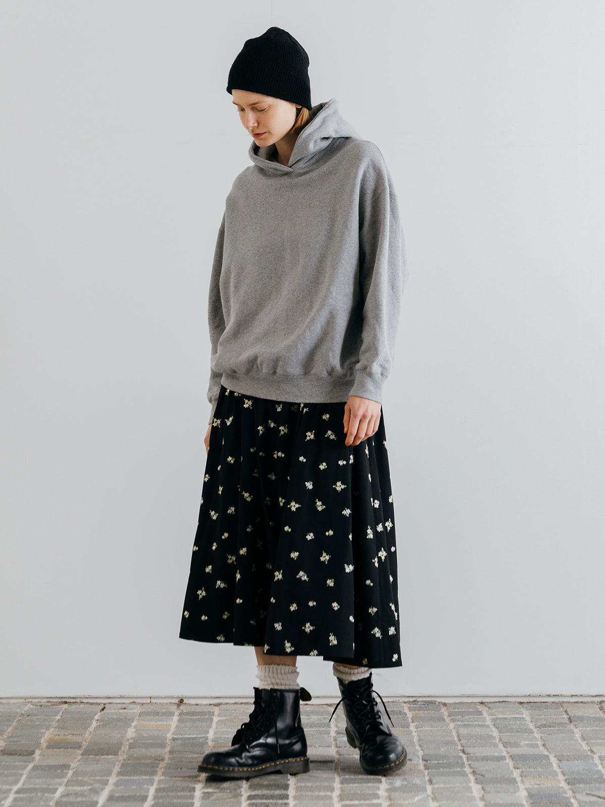 FLOWER EMBROIDERY SKIRT