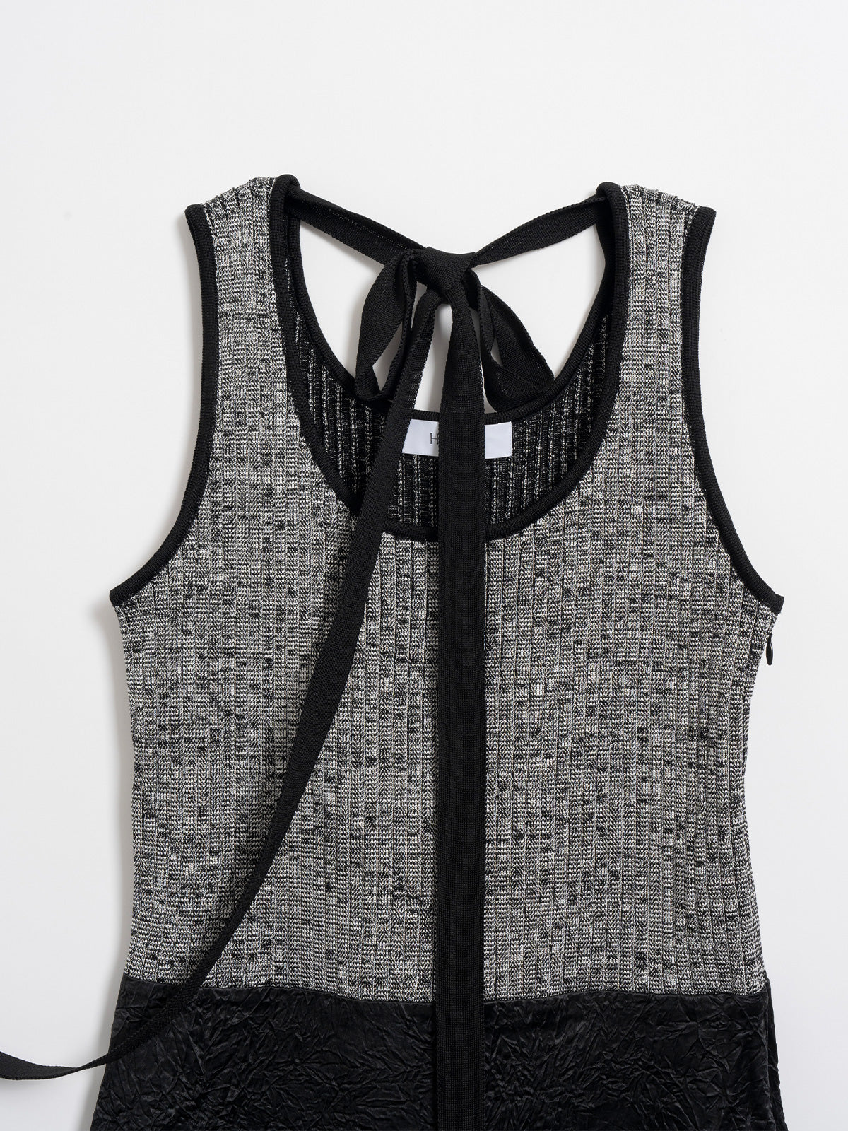 Rose reef embroidery knit