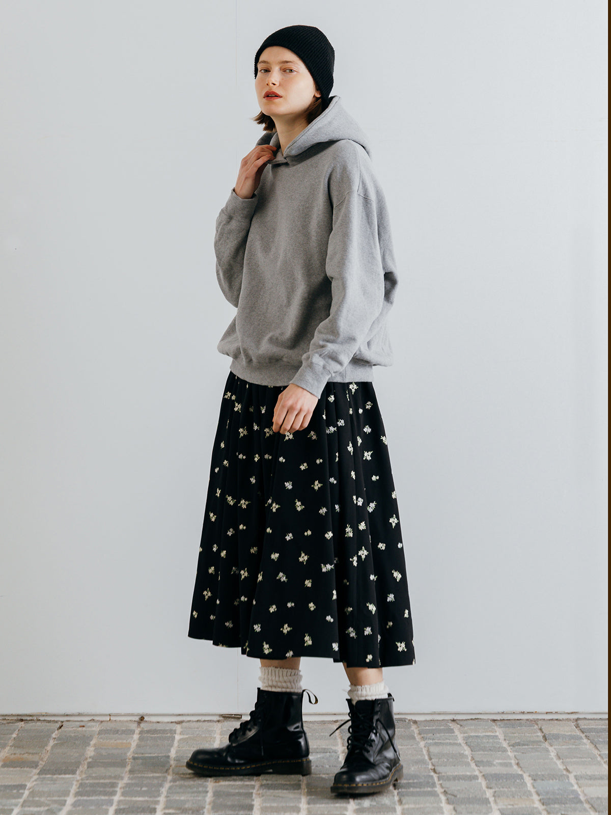 FLOWER EMBROIDERY SKIRT