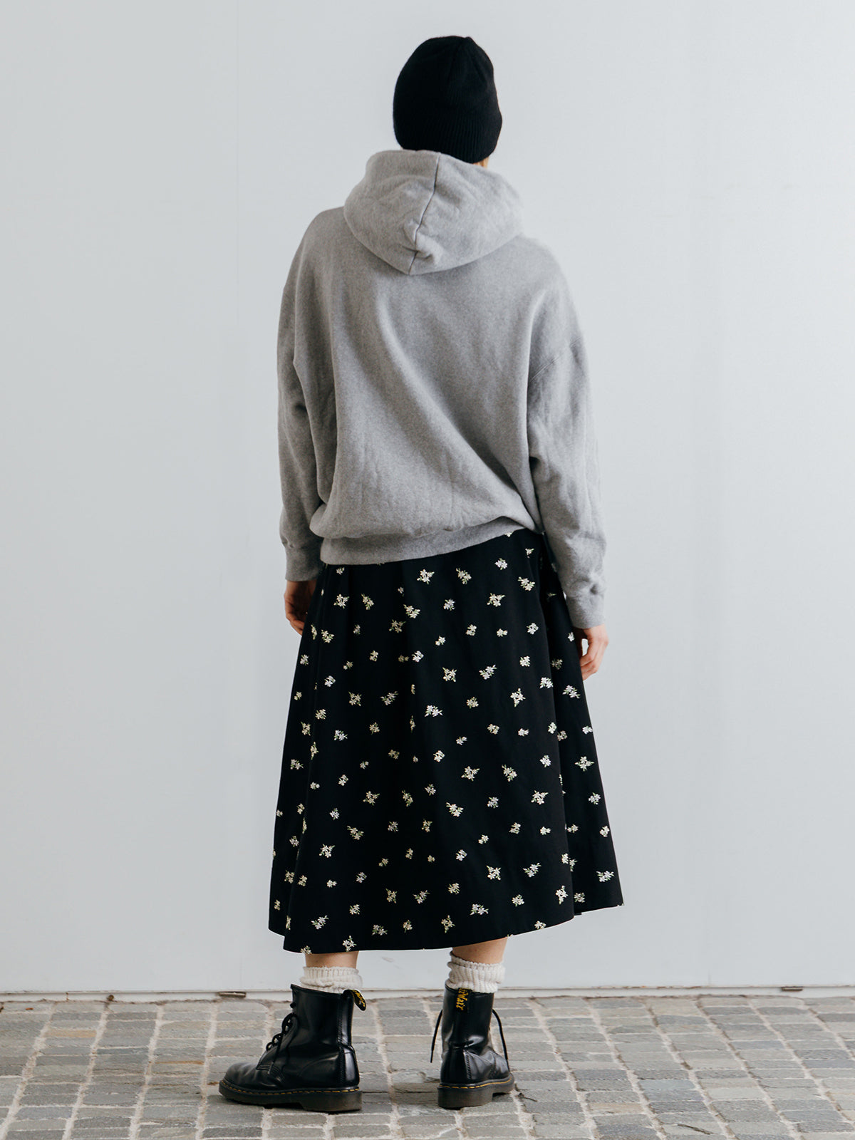 FLOWER EMBROIDERY SKIRT