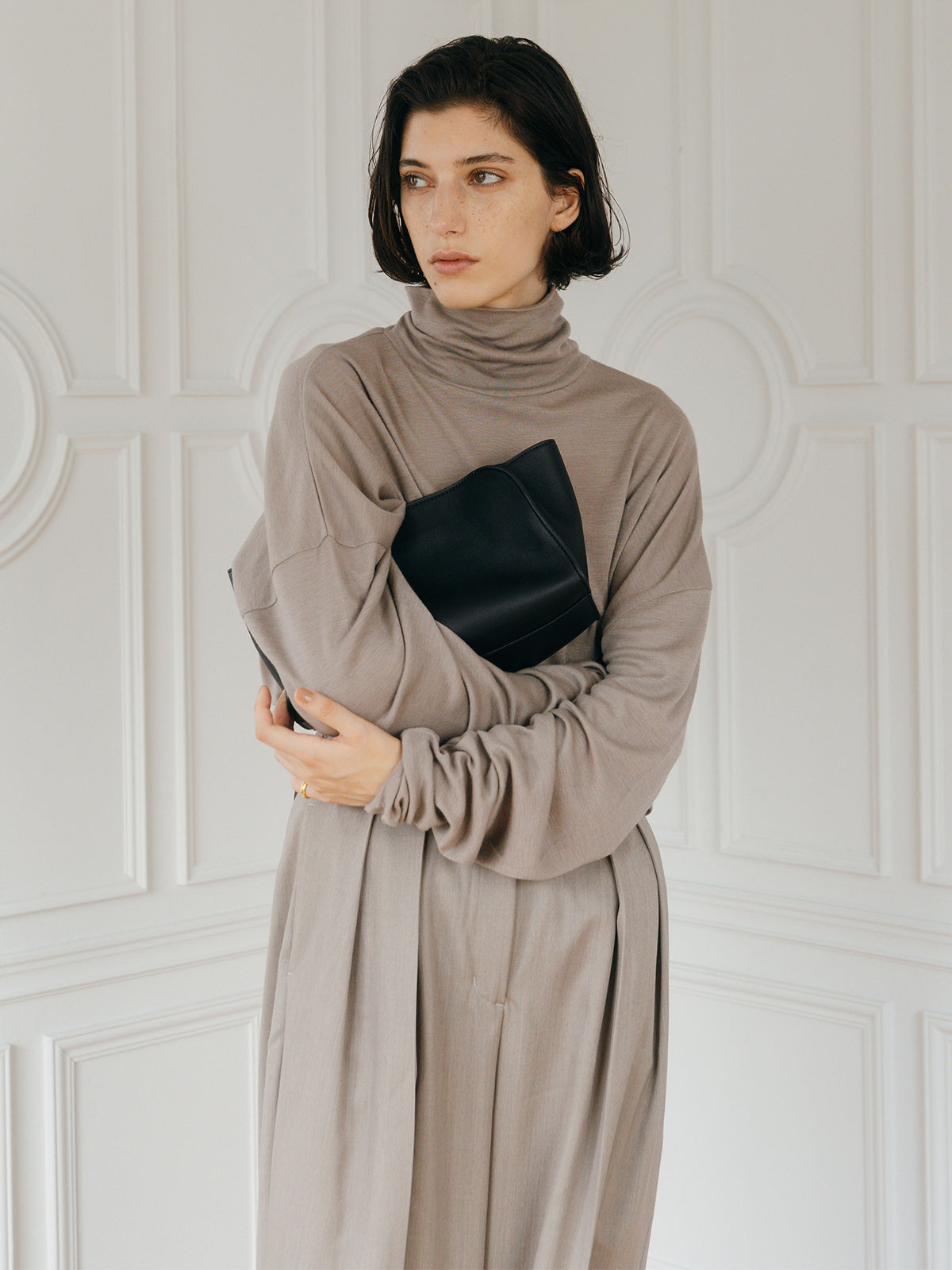 FINE WOOL OVER HIGH NECK TOPS