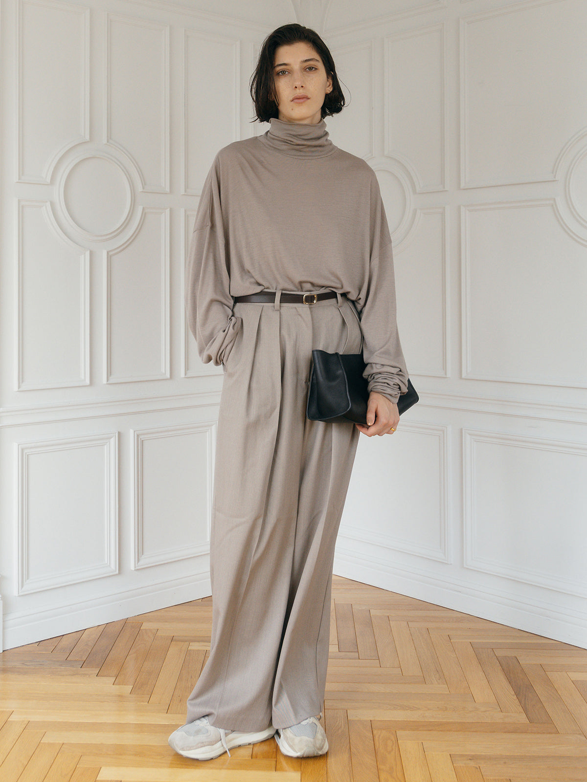 FINE WOOL OVER HIGH NECK TOPS