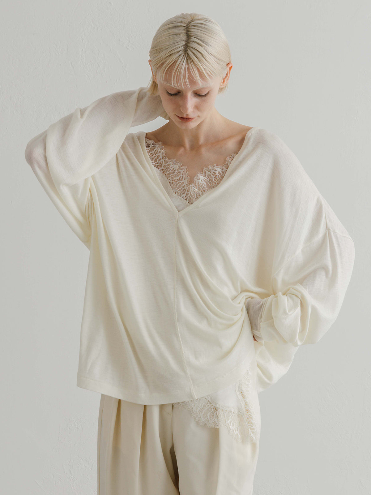 SUPER 120s FINE WOOL V NECK KNIT