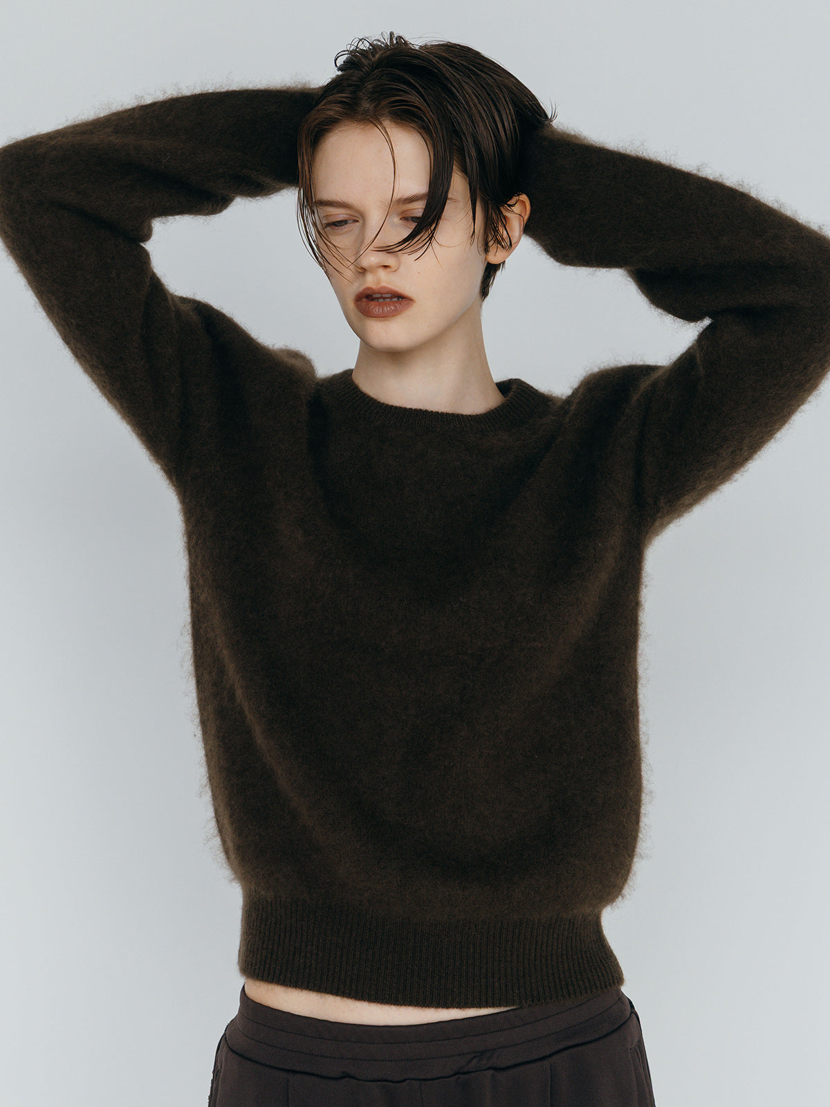 MINK FINISH CREW-NECK KNIT TOP