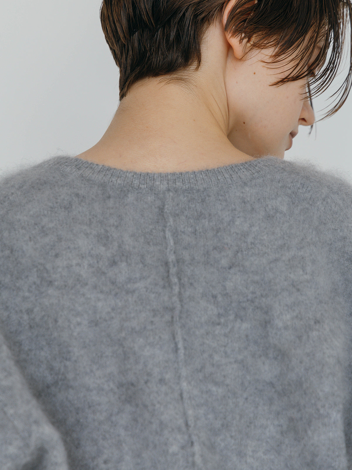 MINK FINISH V-NECK KNIT TOP