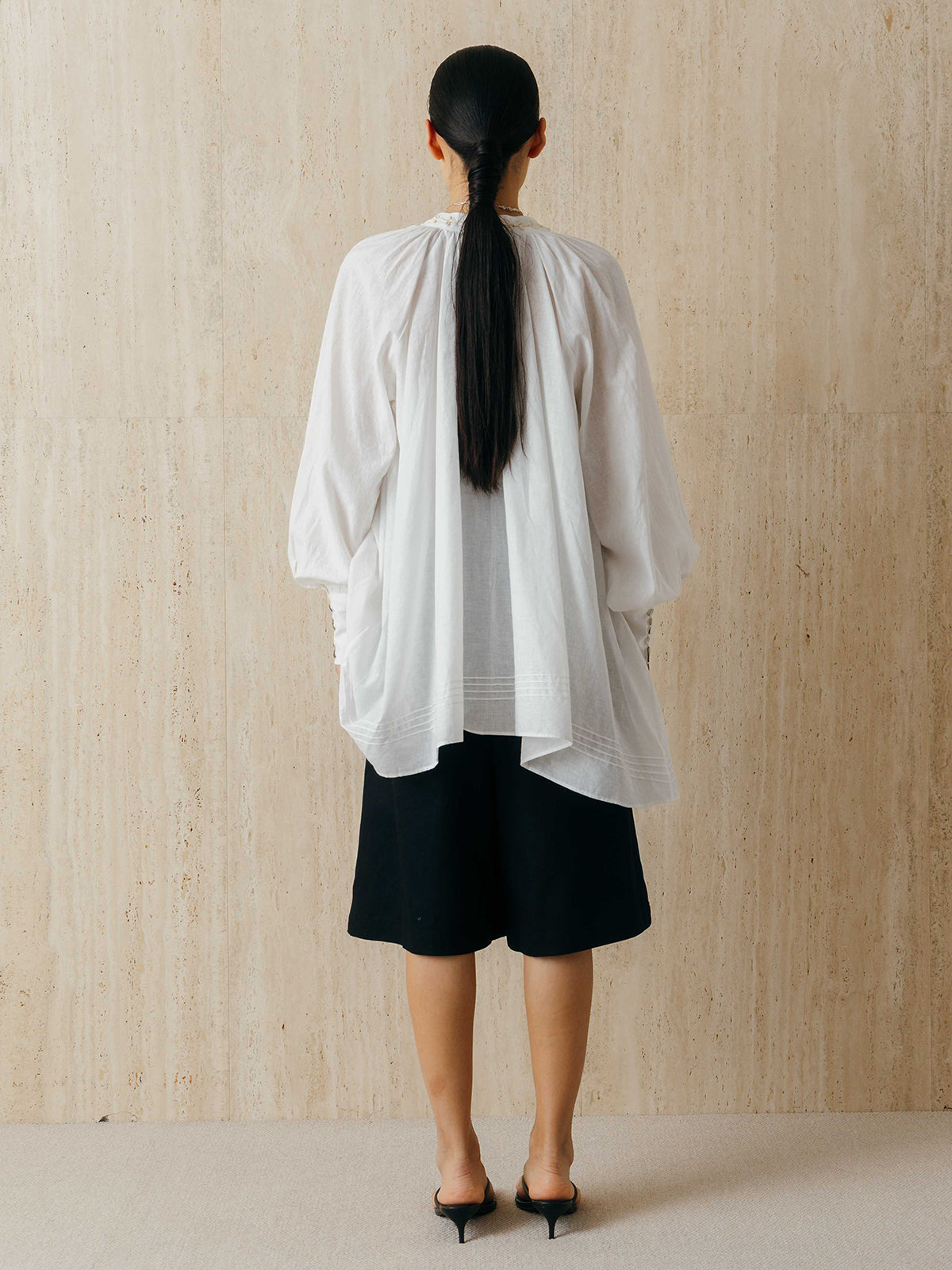 EMBROIDERY COLLAR GATHER BLOUSE