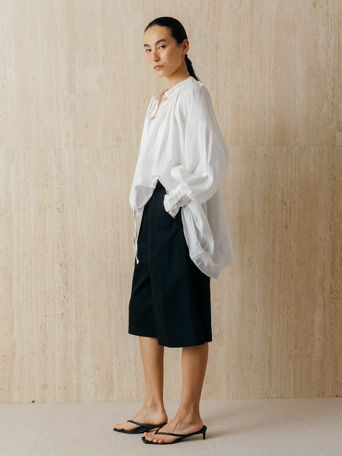 EMBROIDERY COLLAR GATHER BLOUSE