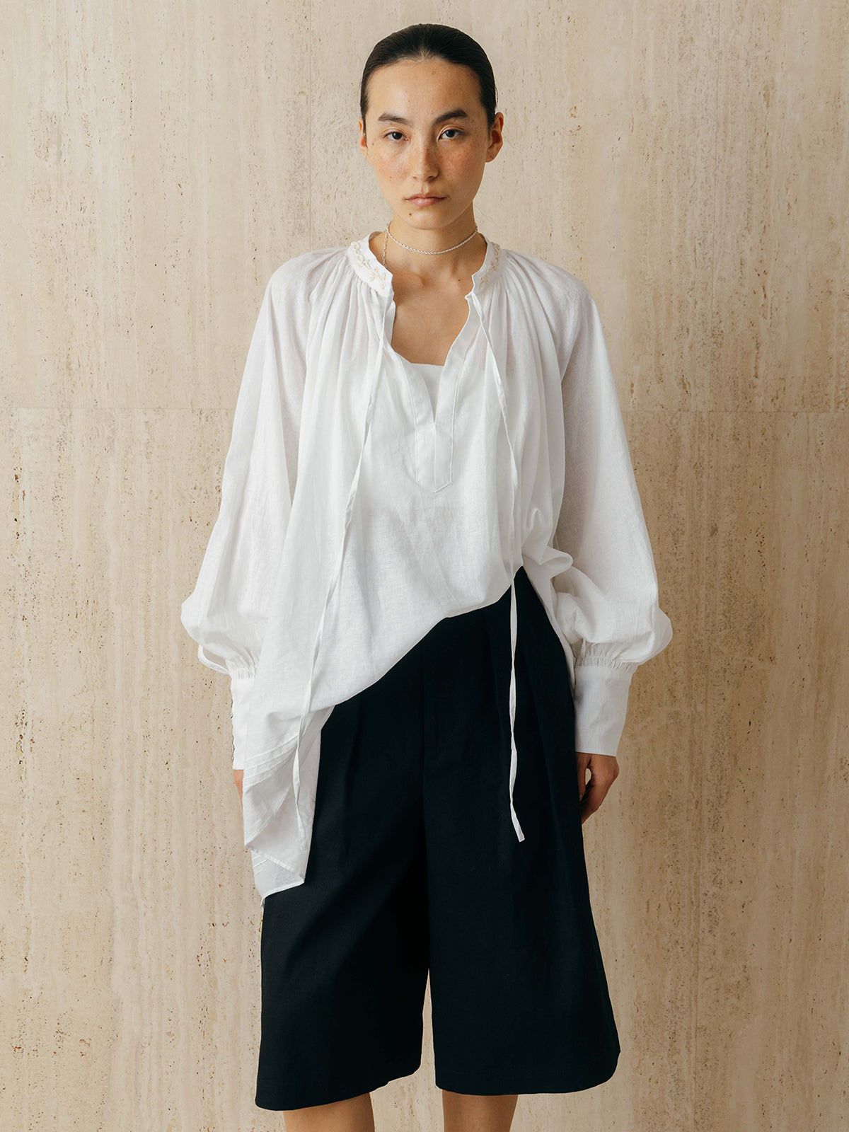 EMBROIDERY COLLAR GATHER BLOUSE