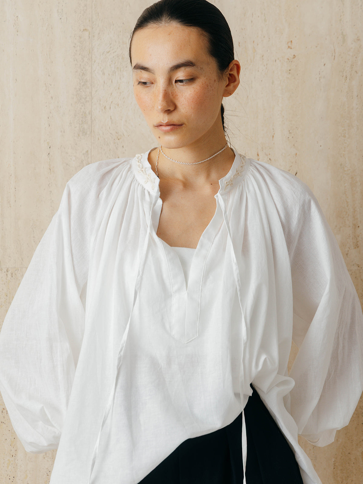 EMBROIDERY COLLAR GATHER BLOUSE