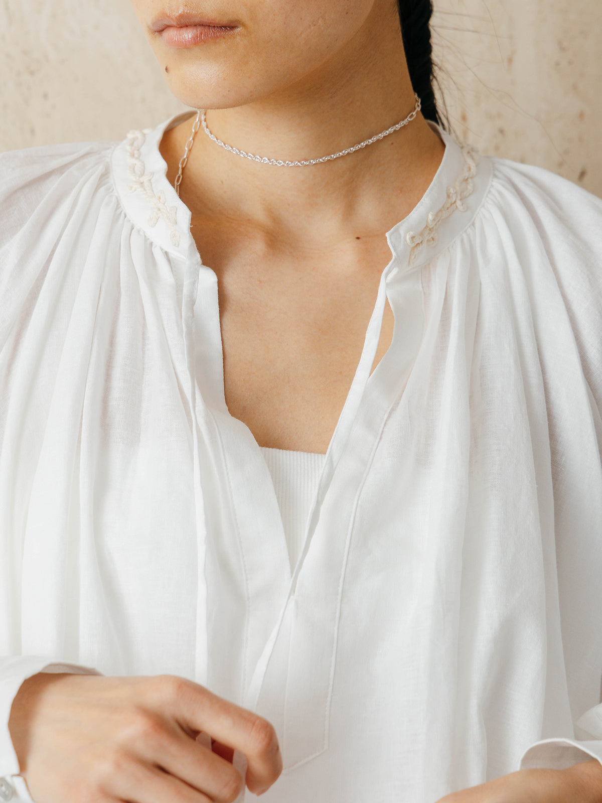 EMBROIDERY COLLAR GATHER BLOUSE