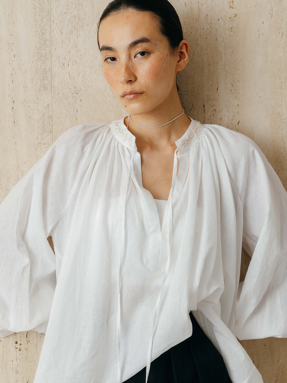 EMBROIDERY COLLAR GATHER BLOUSE