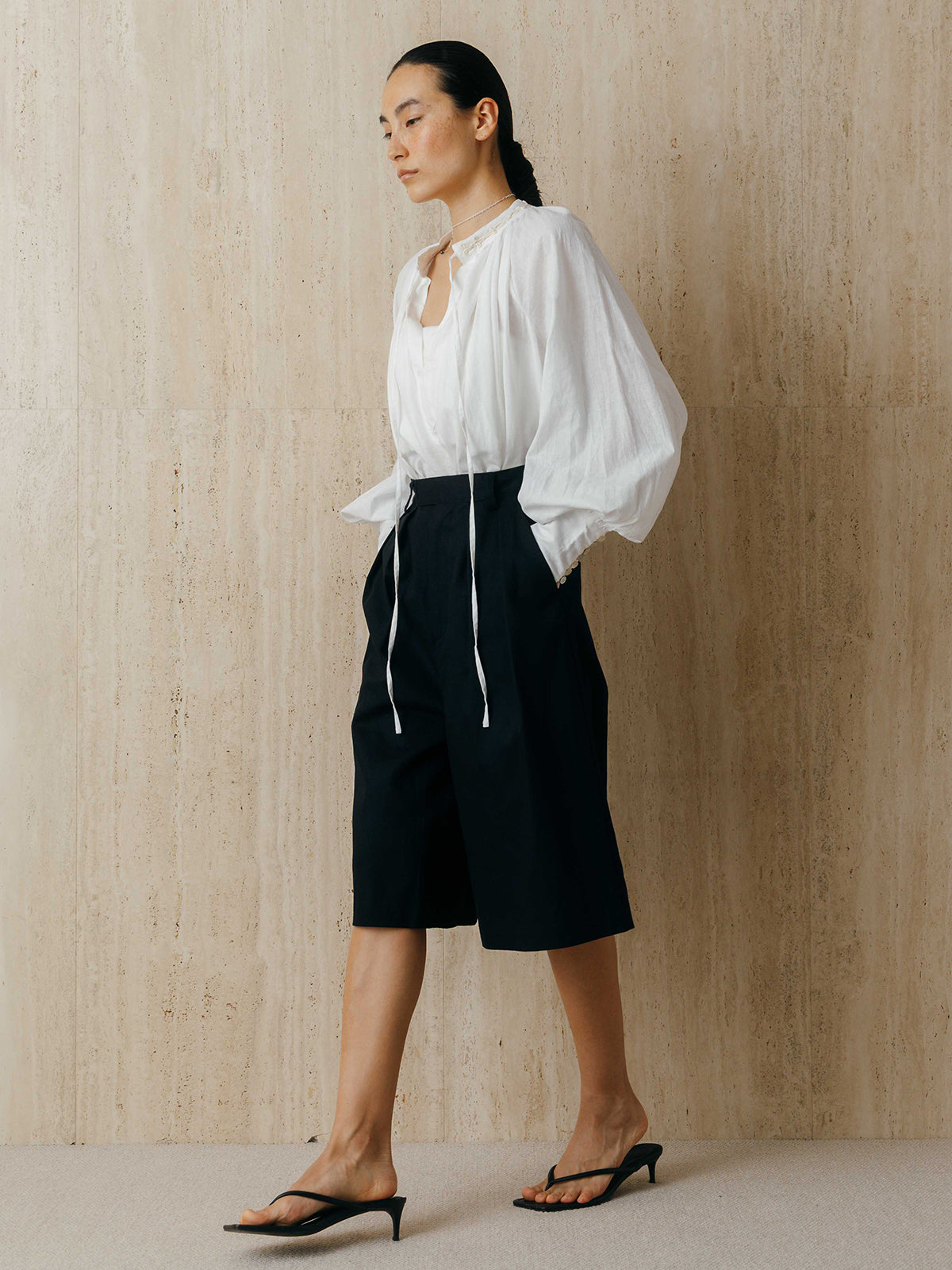 EMBROIDERY COLLAR GATHER BLOUSE