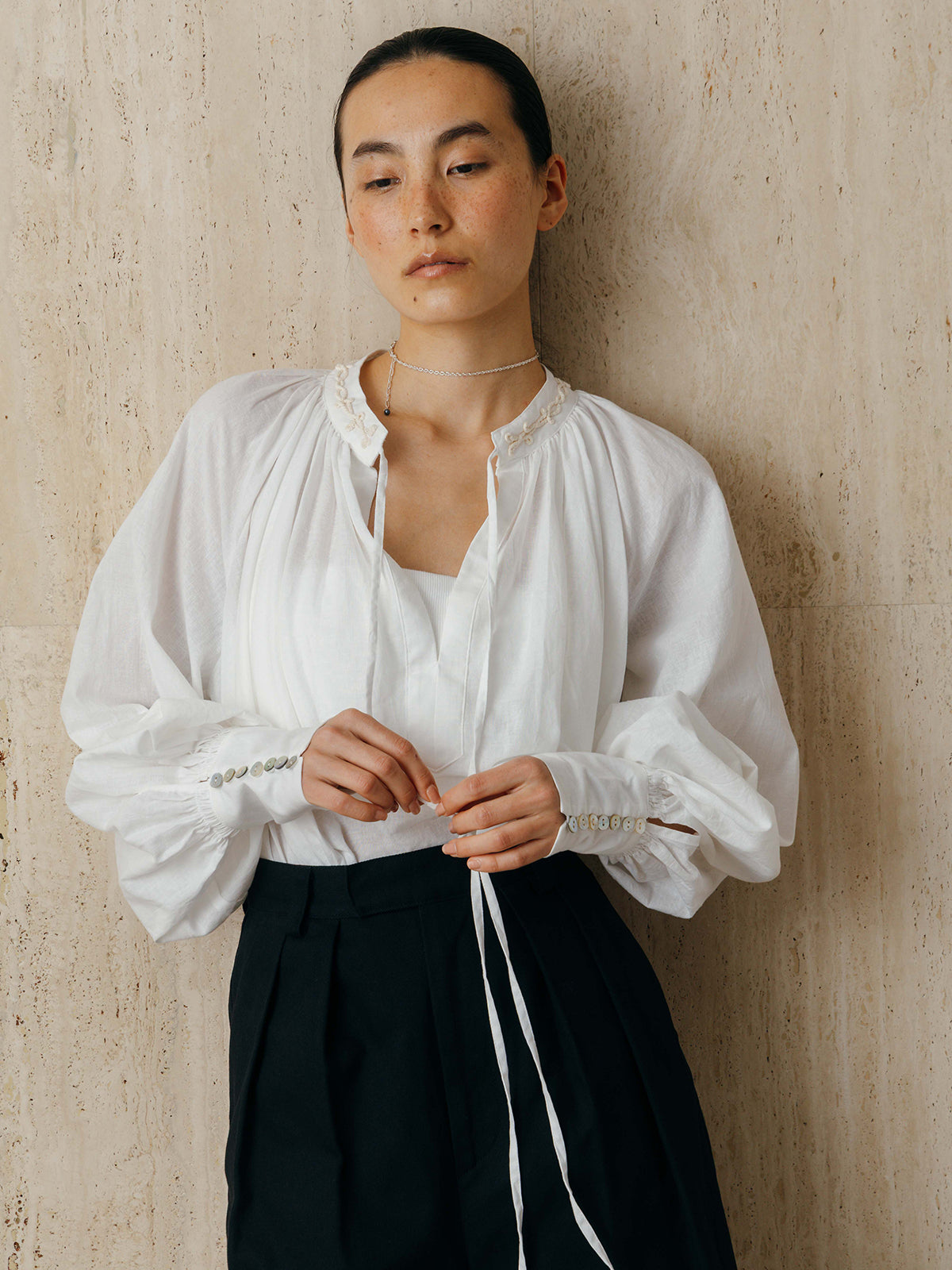 EMBROIDERY COLLAR GATHER BLOUSE