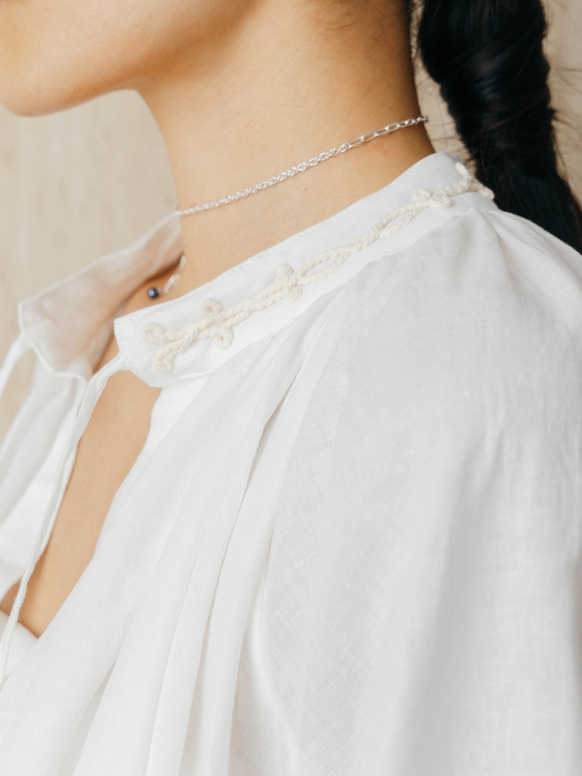 EMBROIDERY COLLAR GATHER BLOUSE