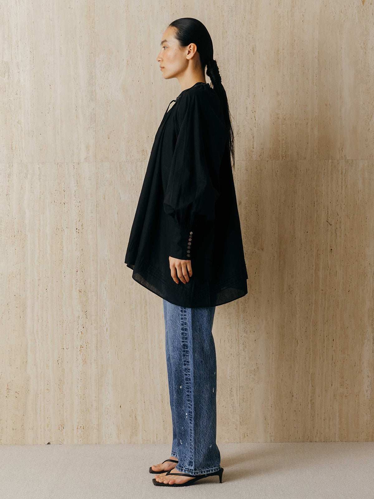 EMBROIDERY COLLAR GATHER BLOUSE