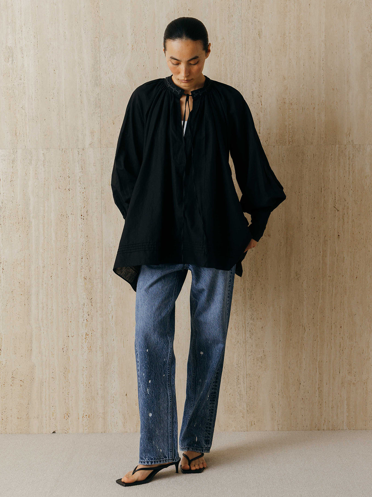 EMBROIDERY COLLAR GATHER BLOUSE