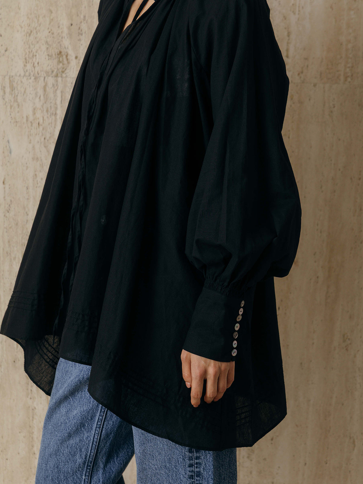 EMBROIDERY COLLAR GATHER BLOUSE