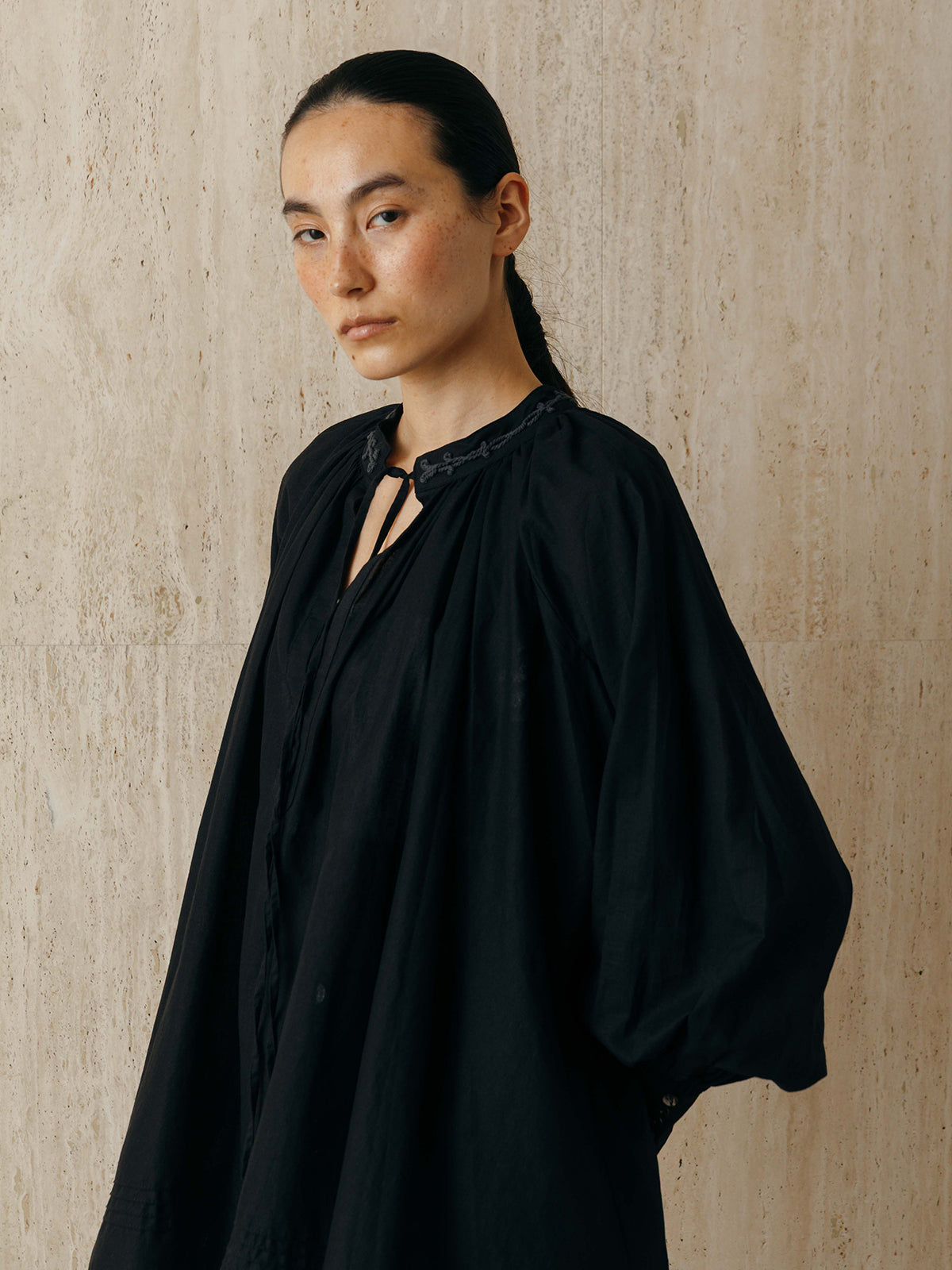 EMBROIDERY COLLAR GATHER BLOUSE