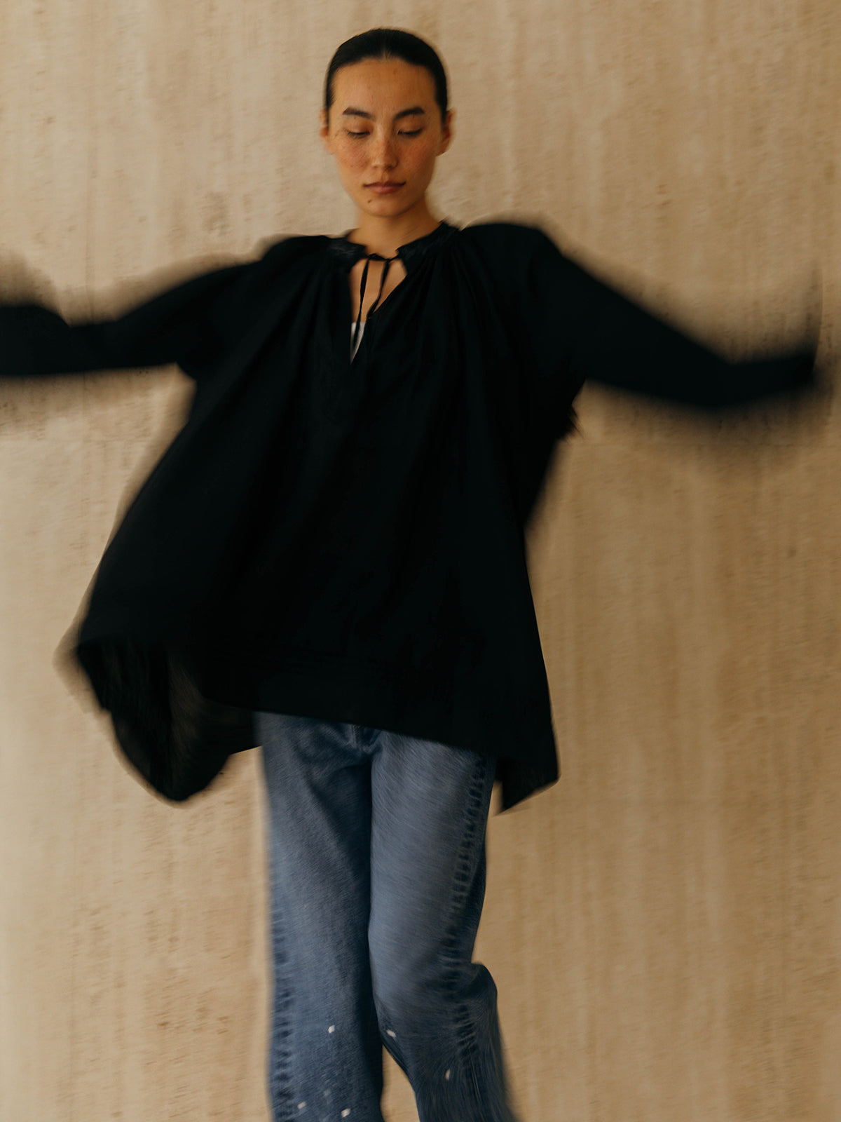 EMBROIDERY COLLAR GATHER BLOUSE