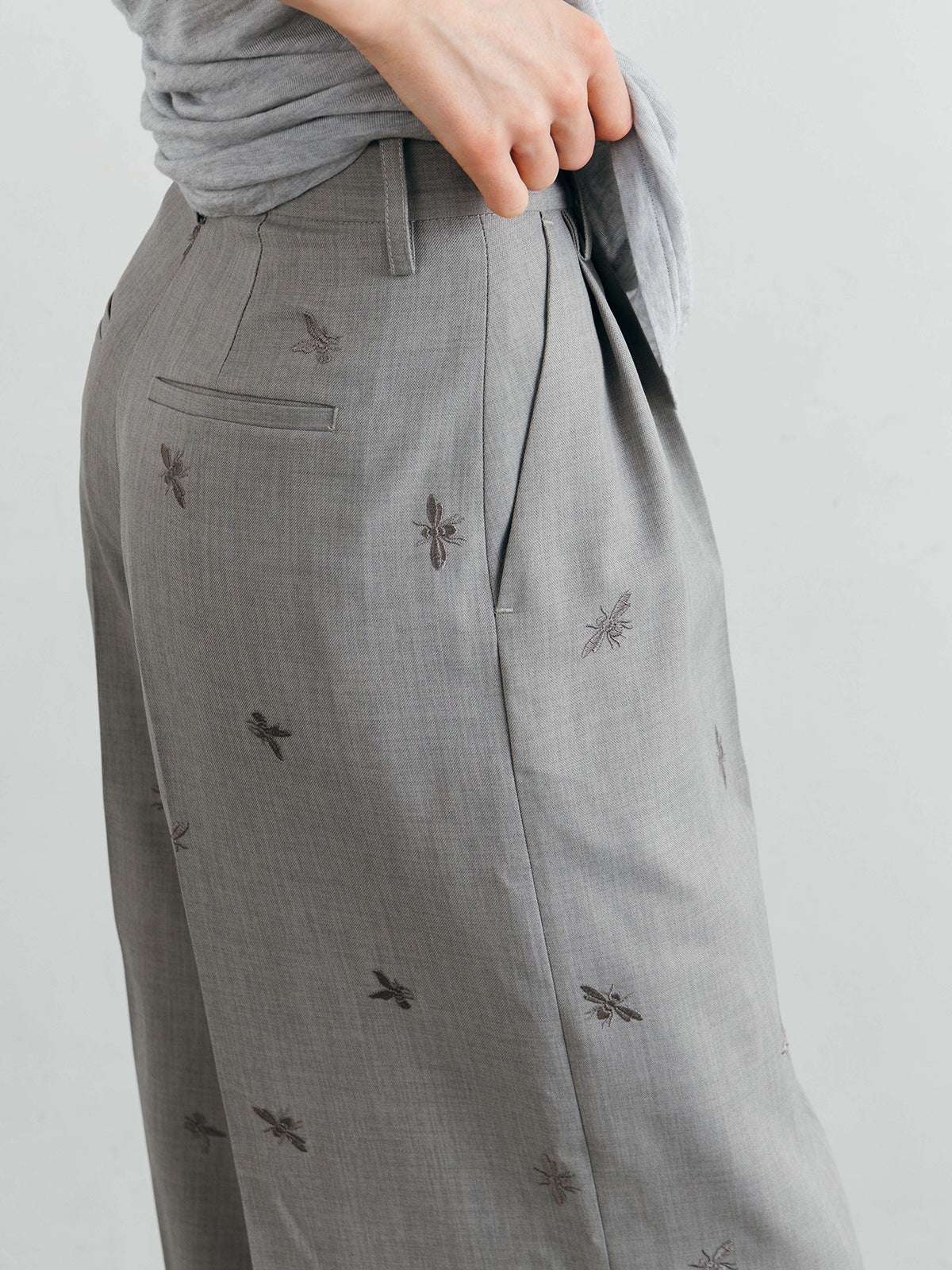 MOTIF EMBROIDERY PANTS