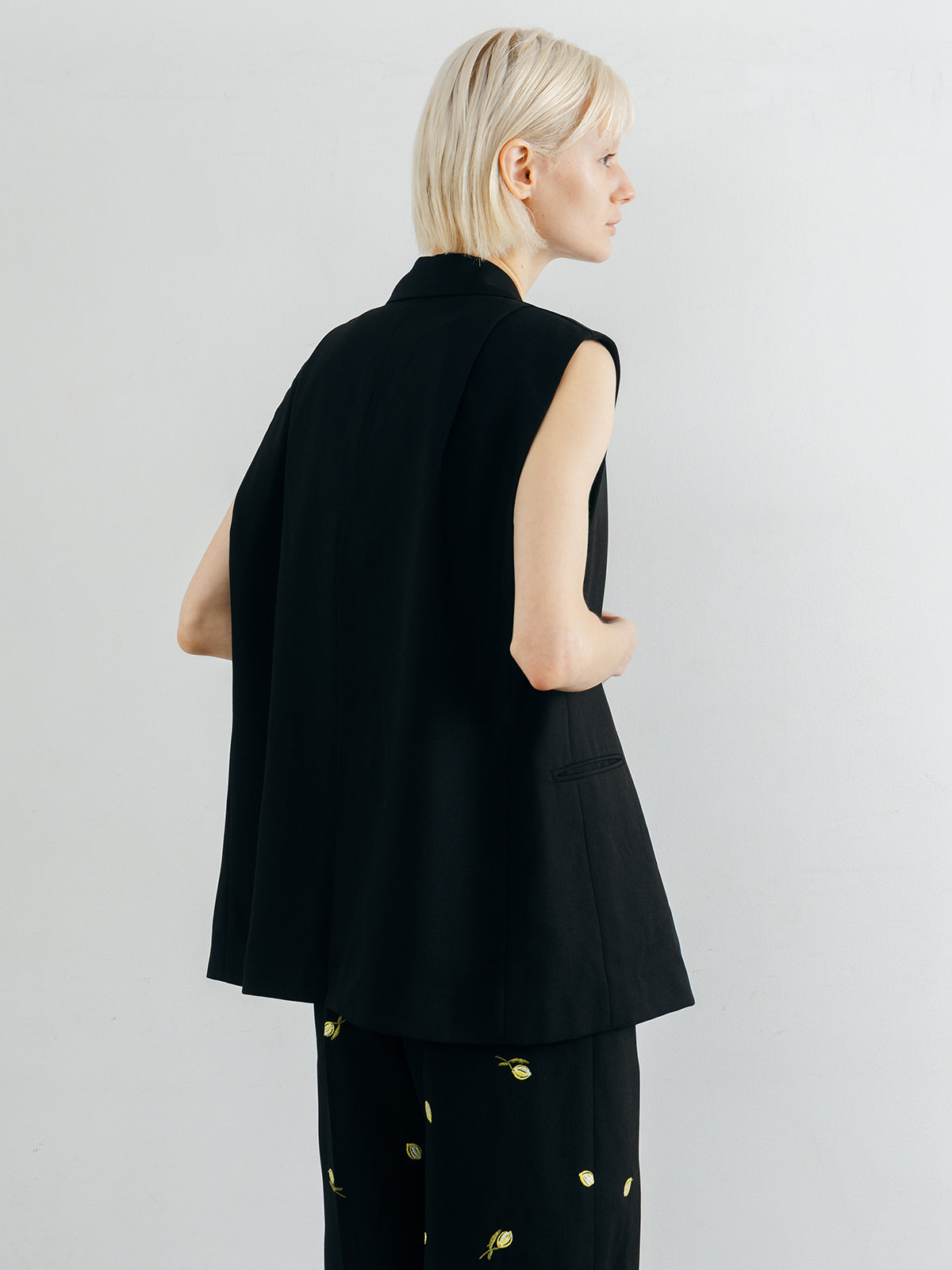 OVER SIZE DESIGN VEST