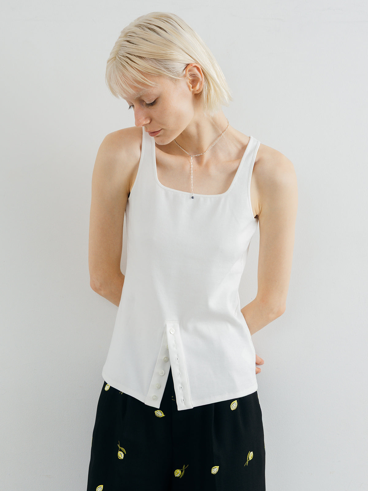 CUT TANK TOP