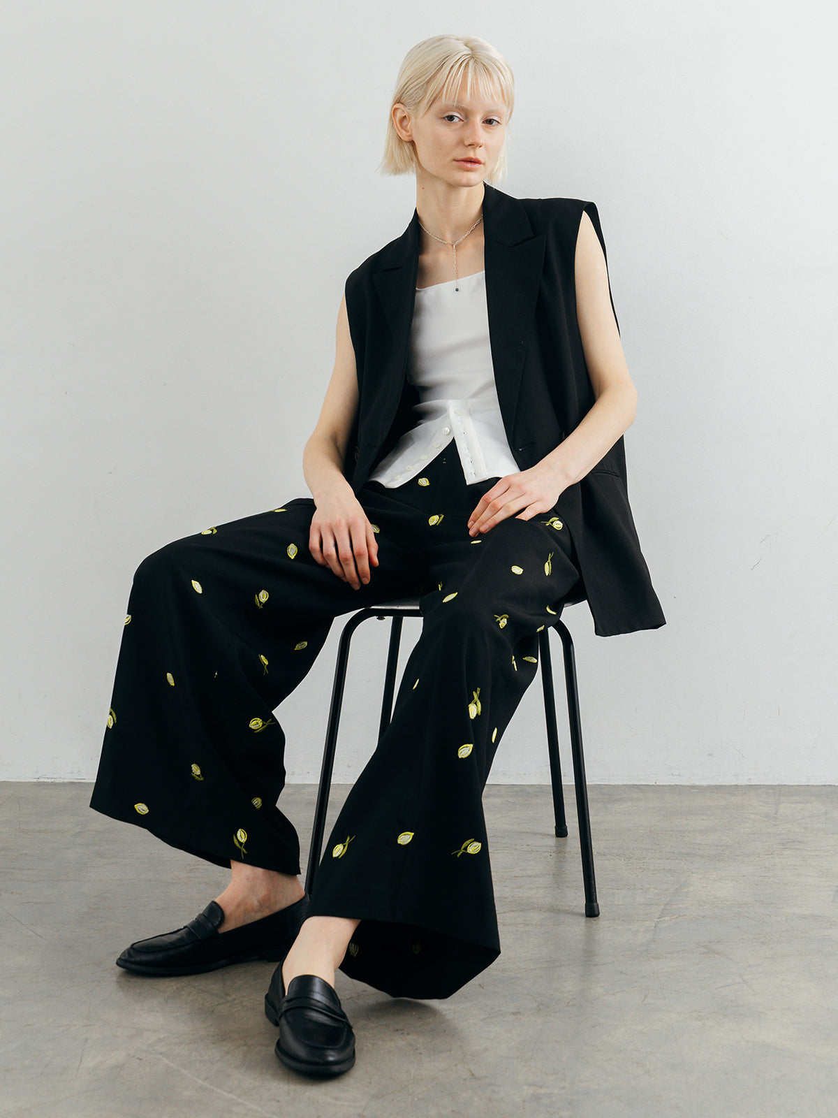 OVER SIZE DESIGN VEST