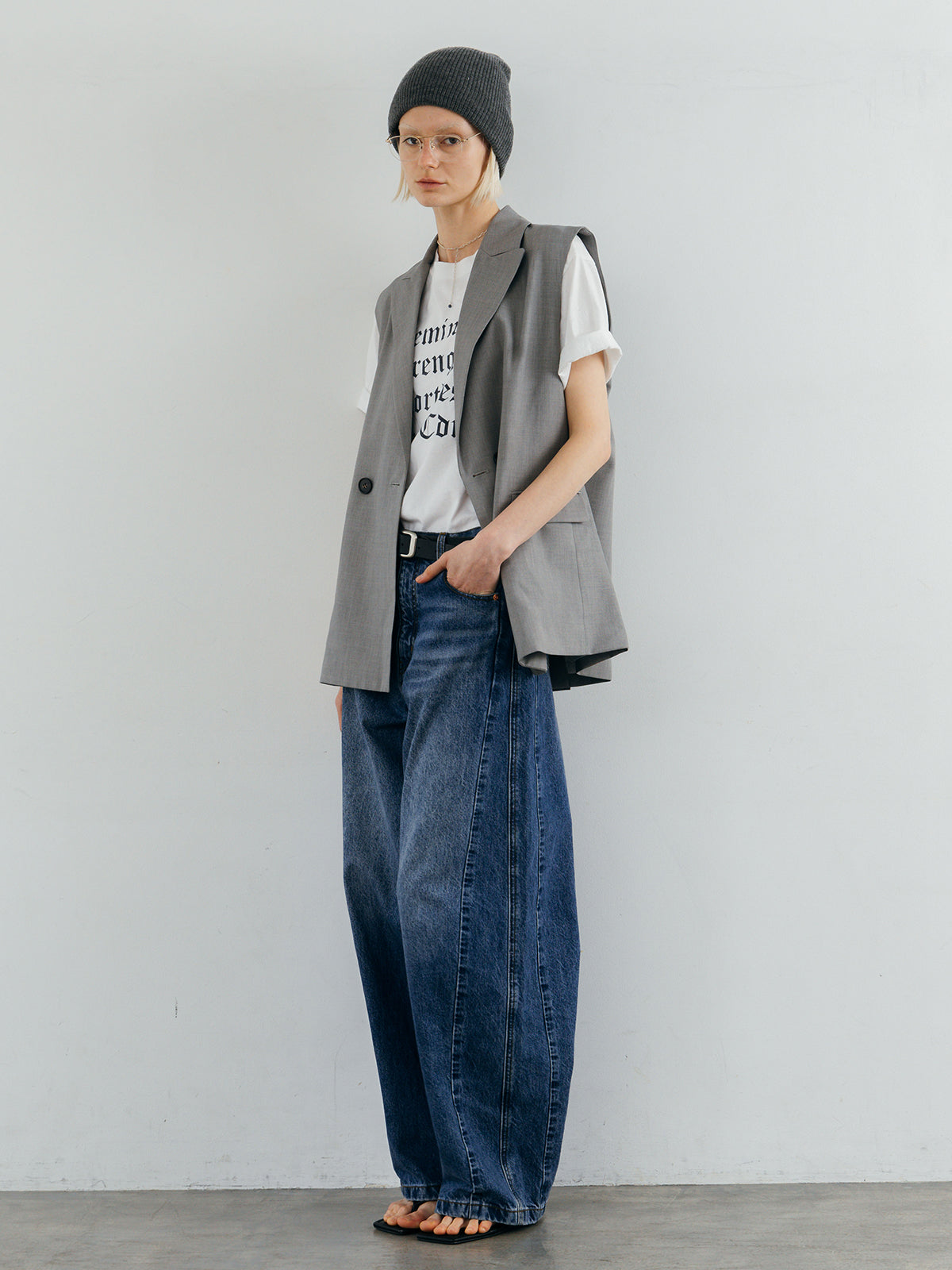 OVER SIZE DESIGN VEST