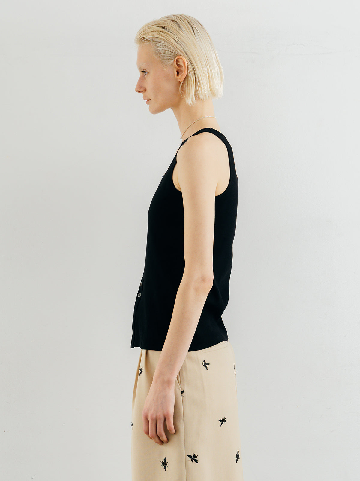 CUT TANK TOP