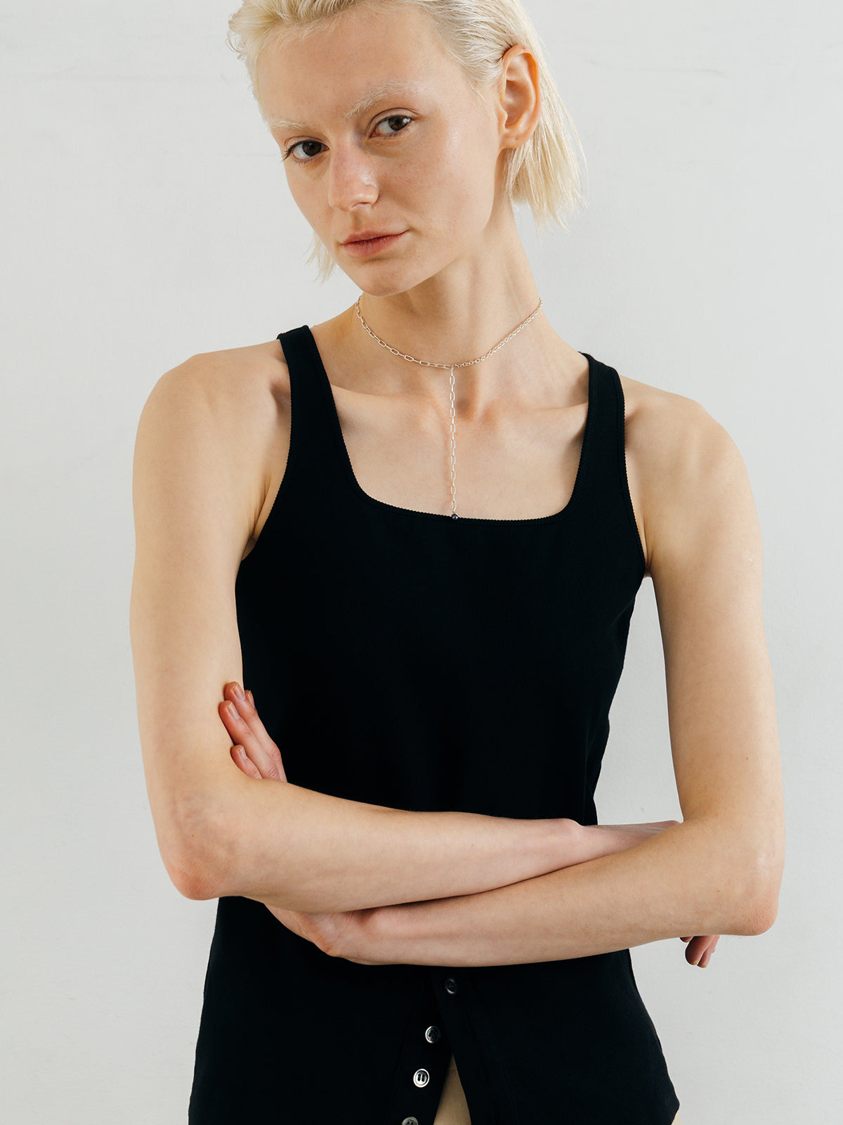CUT TANK TOP