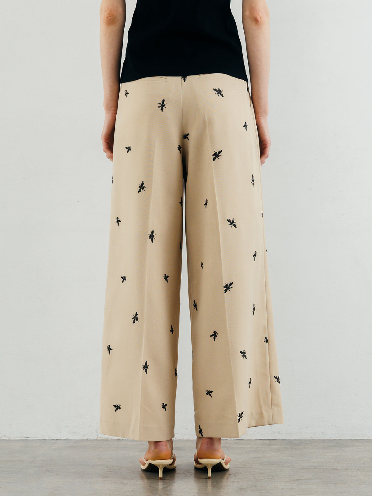 MOTIF EMBROIDERY PANTS