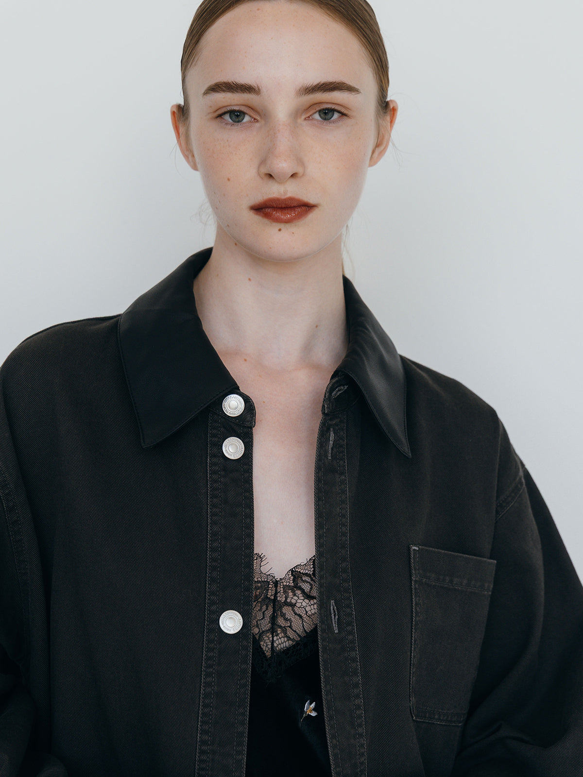 FLOWER EMBROIDERY VELOR CAMISOLE