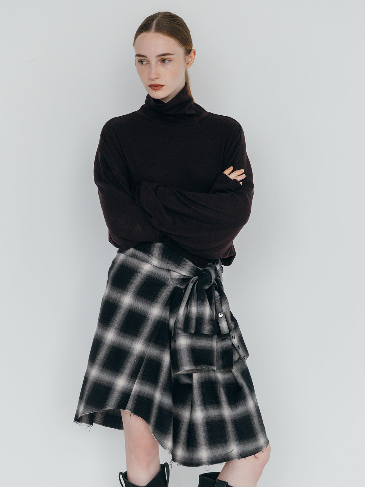 FINE WOOL OVER HIGH NECK TOPS